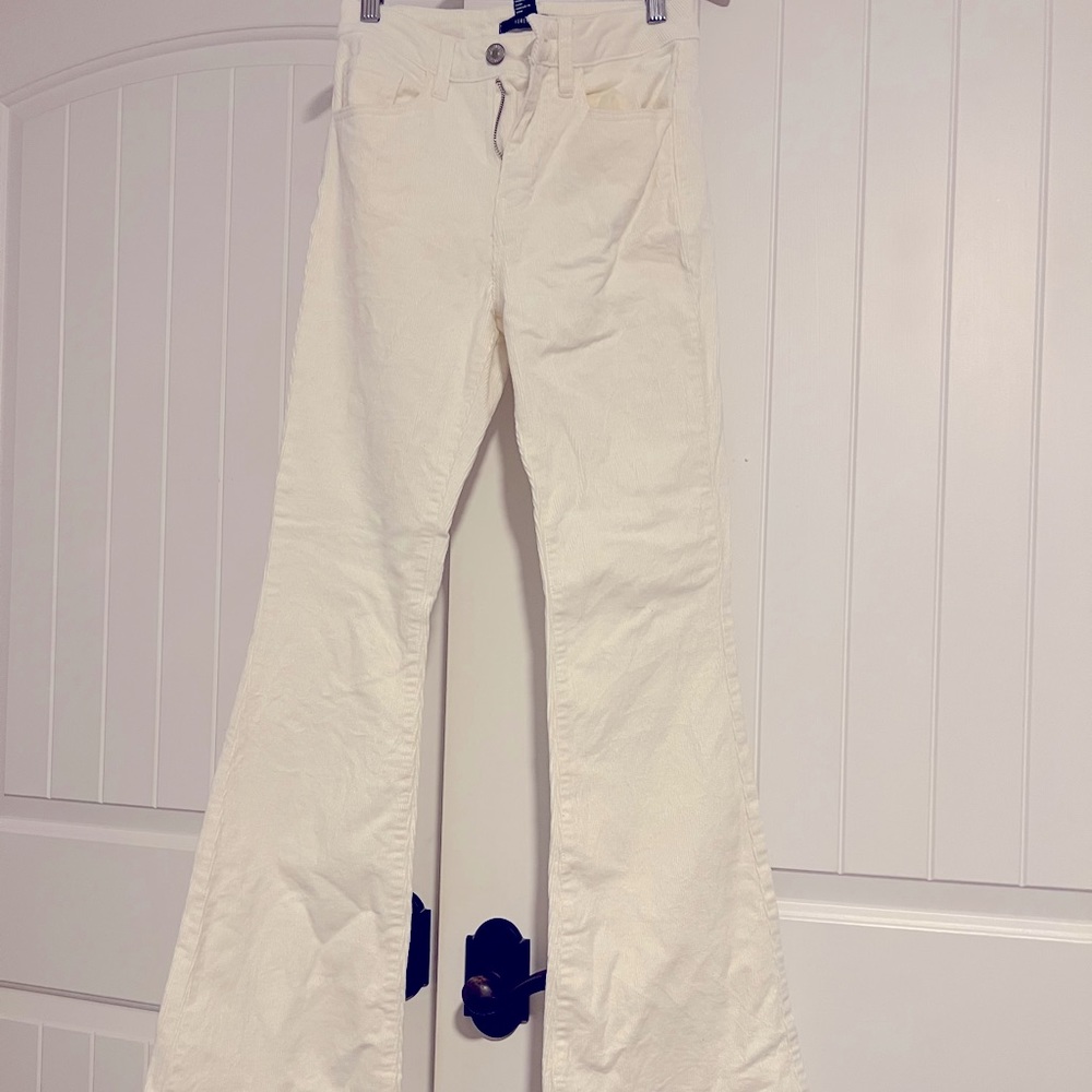 NEVER WORN: Flare Leg Stretch Jean White